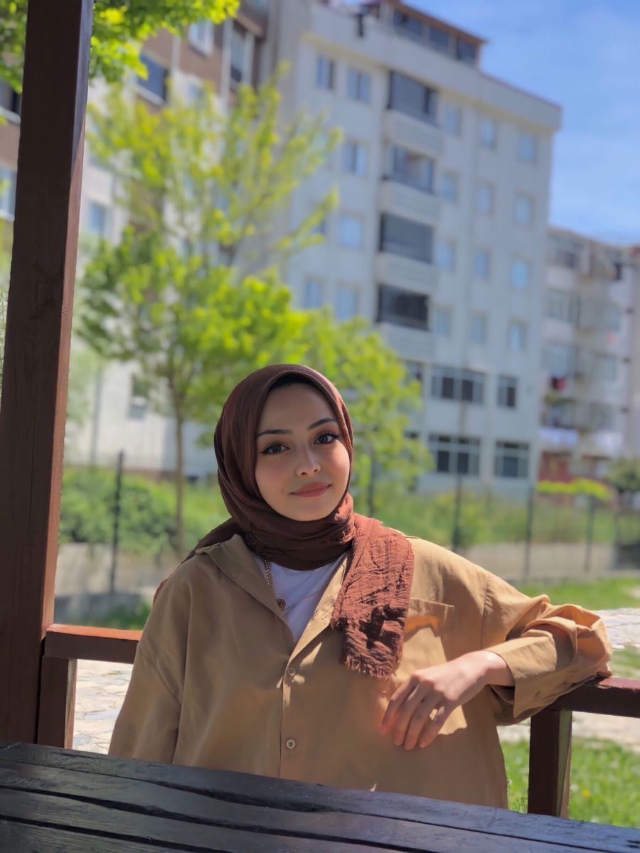 <strong>Zehra T.</strong>